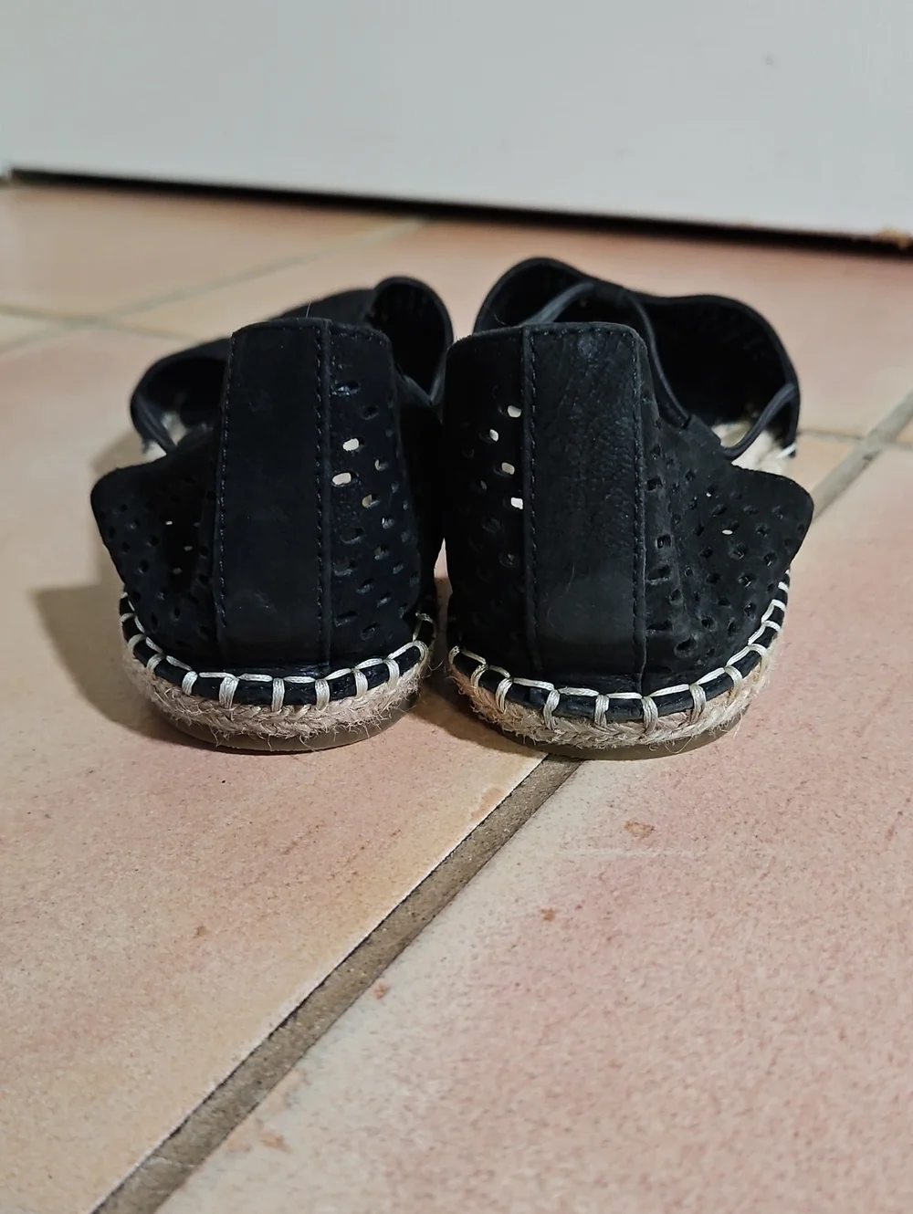 Eileen Fisher Lee 2 Espadrilles Perforated Black Nubuck